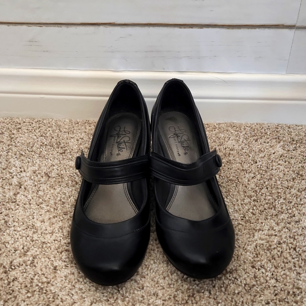 Mary Jane Chunky Heel Pumps